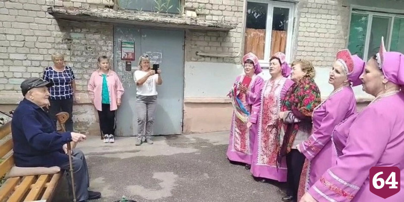 В честь 100-летия саратовского фронтовика организовали концерт 